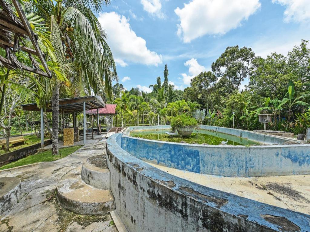 Oyo 90636 Teratak Zakiah Chalet Джерантут Экстерьер фото