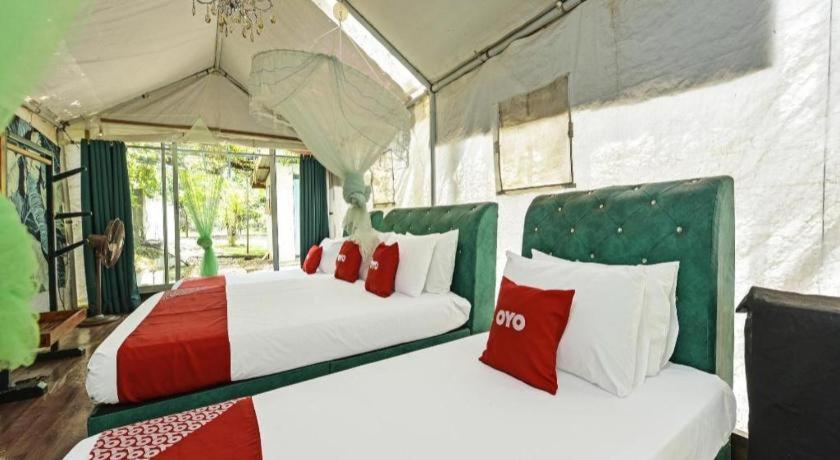 Oyo 90636 Teratak Zakiah Chalet Джерантут Экстерьер фото